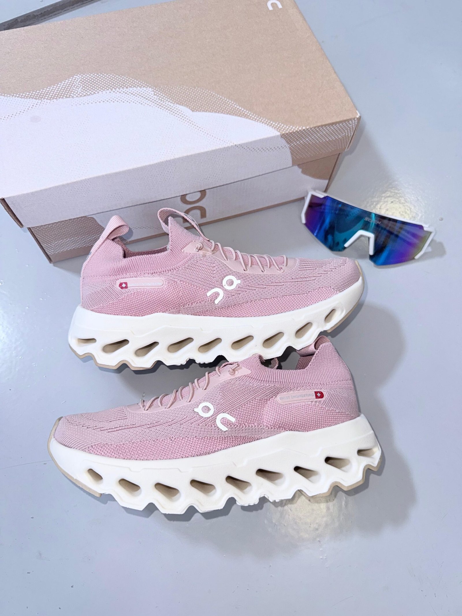 On cloudtilt Running Rose - Imagem 3